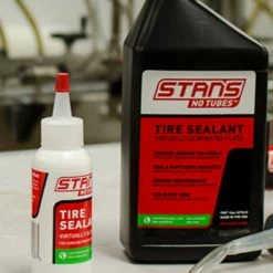 Stan's NoTubes Liquide Préventif Et étanchéité Tubeless Stan Notubes -Cyclo-Camping Soldes Boutique liquide preventif et etancheite tubeless stan notubes full 5