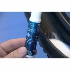 Liquide Préventif Squirt Seal Contre Crevaison Vélo -Cyclo-Camping Soldes Boutique liquide preventif seal 1l avec particules 2