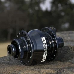 Moyeu Dynamo Roue Vélo Frein à Disque PL-7 Shutter Precision -Cyclo-Camping Soldes Boutique moyeu dynamo roue velo frein a disque pl 7 shutter precision full 5